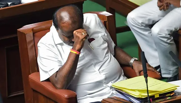 ഗവര്‍ണ്ണര്‍ രണ്ടാമതും അയച്ച 'ലവ്‌ലെറ്റര്‍' തന്നെ വേദനിപ്പിച്ചുവെന്ന് മുഖ്യമന്ത്രി കുമാരസ്വാമി. വിശ്വാസ വോട്ടെടുപ്പില്‍ നിര്‍ദേശം വരേണ്ടത് ഡല്‍ഹിയില്‍ നിന്നല്ലെന്നും മുഖ്യമന്ത്രി