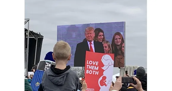 കുട്ടികളുടെ സുരക്ഷിതത്വം ഉറപ്പാക്കുന്ന എക്സിക്യൂട്ടീവ് ഉത്തരവിൽ ട്രംപ് ഒപ്പുവച്ചു‌