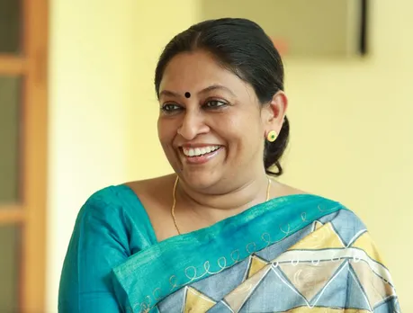 കഴിഞ്ഞ തവണ മമ്മൂട്ടിയും ബിഷപ്പുമാരും പറഞ്ഞ സ്ഥാനാര്‍ഥികള്‍ വിജയിച്ചപ്പോള്‍ ഇത്തവണ ബലറാമിനും ശബരീനാഥനും സാദത്തിനും അനില്‍ അക്കരയാനും എതിരെ കണ്ടെത്തിയ 'പുറംതാരങ്ങള്‍' കണ്ടം വഴി ഓടി ! കെ ആര്‍ മീരയെന്ന എഴുത്തിന്‍റെ പ്രതിഭയുടെ നിയമനം വിവാദമായത് കോട്ടയത്ത് തിരുവഞ്ചൂരിനെതിരെ കൊണ്ടുവരുമെന്ന് സംശയിച്ചപ്പോള്‍ ? - ദാസനും വിജയനും