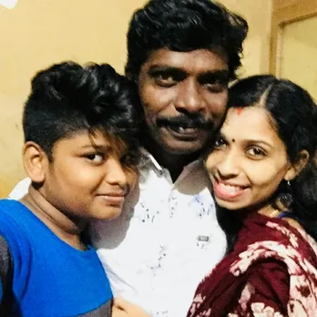 ഒന്നര വയസു മുതൽ രാഹുലിനെയും കൊണ്ടാണ് ഞാൻ സ്‌റ്റേജ് ഷോകൾക്ക് പോയിരുന്നത്, സ്റ്റേജിന് പിന്നിൽ അവനെ ഉറക്കി കിടത്തും,  എല്ലാമറിഞ്ഞ് എനിക്കൊപ്പം ജീവിക്കാൻ തീരുമാനിച്ചതാണ് രേണു, എന്റെ വളർച്ചയിൽ  അവളുടെ പിന്തുണയാണ് വലുത്, പ്രസവിച്ചതല്ലെങ്കിലും തന്റെ മൂത്ത മോൻ രാഹുലാണെന്ന്  എപ്പോഴും രേണു പറയും;  കുടുംബ ജീവിതത്തെക്കുറിച്ച് കൊല്ലം സുധി അന്നു പറഞ്ഞത്;  ആദ്യ ഭാര്യയുടെ ആത്മഹത്യ രണ്ടാഴ്ച മുമ്പ്