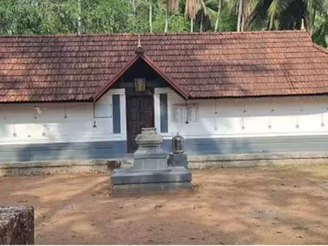 പിന്നിലെ വാതിൽ തുറന്ന് അകത്തു കയറി, ക്ഷേത്രത്തിൽ സൂക്ഷിച്ച താക്കോലെടുത്ത് മോഷണം;  കോട്ടപ്പള്ളി  സുബ്രഹ്മണ്യക്ഷേത്രത്തിൽ നടന്നത് വൻ കവർച്ച