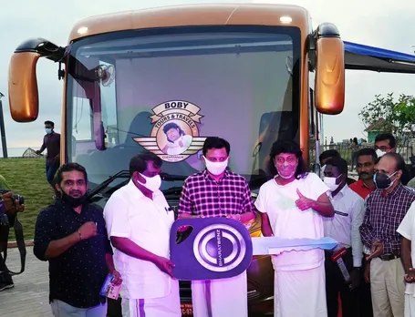 കേരളം കാണാന്‍ ഇനി ബോബി ചെമ്മണൂരിന്റെ'കേരവാന്‍'