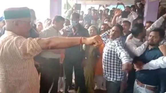 ചാട്ടവാറടിയേറ്റ് വാങ്ങി ഛത്തീസ്ഗഢ് മുഖ്യമന്ത്രി; കര്‍ഷകരുടെ നന്മയ്ക്കു വേണ്ടിയെന്ന് വാദം! വീഡിയോ വൈറല്‍