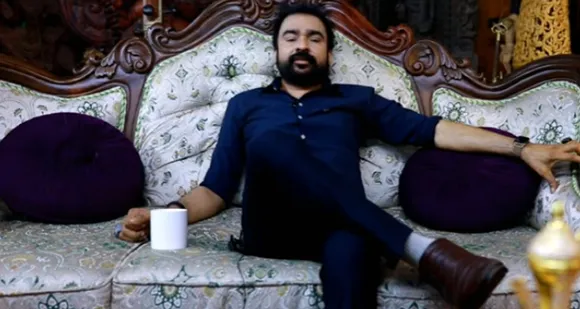 ലണ്ടന്‍ ബിസിനസ് സ്കൂളിലും ഐഐഎമ്മിലും ഹാര്‍വാര്‍ഡിലും പഠിക്കാതെയാണ് പത്തും ഗുസ്തിയും കഴിഞ്ഞ മോന്‍സണ്‍ മാവുങ്കലും പിന്നെ മോന്‍സണേക്കാള്‍ വലിയ പരല്‍ മീനുകളും കേരളത്തില്‍ നിന്നും ബഹുകോടികള്‍ വാരുന്നത് - വിദ്യാഭ്യാസ ആപിന്‍റെ പേരില്‍ നടക്കുന്നതും കോടികളുടെ തട്ടിപ്പുകള്‍ തന്നെ - എല്ലാവരും പറ്റിക്കുന്നത് മാനവശേഷിയുടെ പേരില്‍ ഖ്യാതികേട്ട മലയാളിയെ തന്നെ - ദാസനും വിജയനും