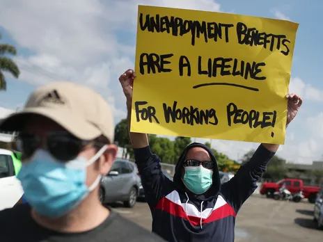 തൊഴിലില്ലായ്മ വേതനത്തിനു പുറമെ ലഭിച്ചിരുന്ന 300 ഡോളര്‍ നല്‍കണമെന്ന് ഒക്കലഹോമ ജഡ്ജി