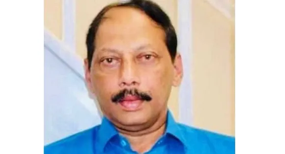 വലയില്‍ വീണ കിളികളാണ് നാം! യുകെയില്‍ മരിച്ച പോളി മാഞ്ഞൂരാന്റെ മൃതദേഹം സംസ്‌കരിച്ചു; പ്രിയപ്പെട്ടവര്‍ യാത്രയാക്കിയത് പോളിക്ക് ഏറ്റവും ഇഷ്ടപ്പെട്ട അനില്‍ പനച്ചൂരാന്റെ കവിത ആലപിച്ച്; യുകെയിലെ മലയാളി സമൂഹത്തെ ദുഃഖത്തിലാഴ്ത്തി പോളിയുടെ മടക്കം