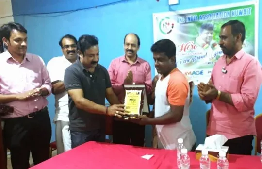 കുവൈറ്റില്‍ സന്തോഷ് കുമാറിന് അനുമോദനം നൽകി