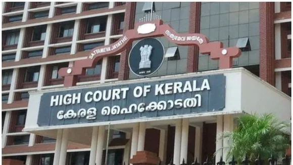 കസ്റ്റംസ് ഉദ്യോഗസ്ഥർ നിഷ്ക്രിയർ ആണോ ?;  വിമാനത്താവളം വഴിയുള്ള സ്വര്‍ണ്ണക്കടത്ത് കേസുകളിൽ കസ്റ്റംസ് ഉദ്യോഗസ്ഥരെ രൂക്ഷമായി വിമര്‍ശിച്ച് ഹൈക്കോടതി