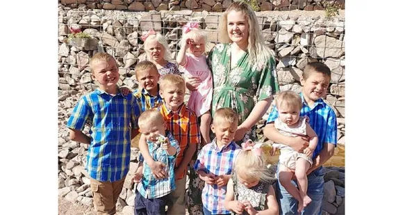 10 വർഷം 10 കുട്ടികൾ, 11 മത്തേത് ഗർഭത്തിൽ, ആകെ ലക്ഷ്യം 12 മക്കൾ !