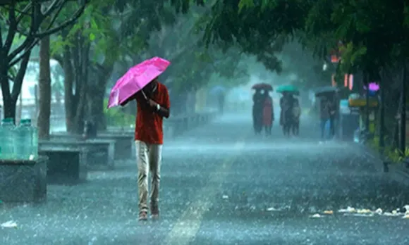 സംസ്ഥാനത്ത് തിങ്കളാഴ്ച വരെ ഇടിമിന്നലോട് കൂടിയ മഴ, ശക്തമായ കാറ്റ്, മത്സ്യബന്ധനത്തിന് വിലക്ക്