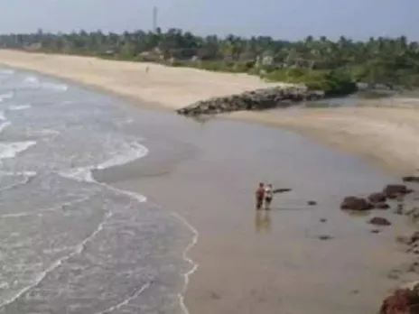 പയ്യാമ്പലത്ത് വിനോദ സഞ്ചാരി സംഘത്തിലുണ്ടായിരുന്ന പതിനഞ്ചുകാരനെ കടലില്‍ കാണാതായി
