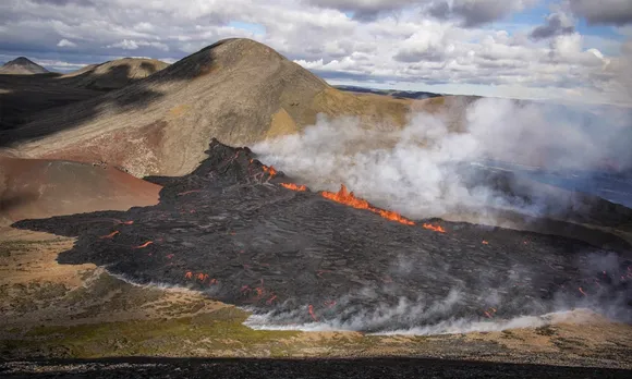 ഐസ്‌ലാൻഡിലെ ഫാഗ്രഡാൽസ്ഫ്ജാല്‍ അഗ്നിപർവതം സക്രിയമായി