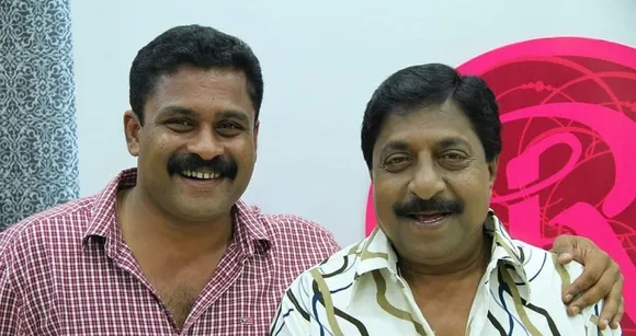 'ആൾക്കാർ ആദരവോടെ തരുന്നതല്ലേ, ഒന്നും പാഴാക്കണ്ട,  കിട്ടുന്നതൊക്കെ എനിക്ക് തന്നേക്ക്'! 'ആദരാഞ്ജലി പോസ്റ്റുകളെക്കുറിച്ച് പറഞ്ഞപ്പോള്‍ ശ്രീനിയേട്ടന്‍ ചിരിച്ചു'; നിര്‍മ്മാതാവ് പറയുന്നു