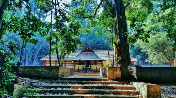 പുലയർ കുലാചാരങ്ങളുടെ പുണ്ണ്യംപേറുന്ന ഇരിങ്ങോൾക്കാവ് ; നഗരത്തിലെ വനദുർഗ്ഗയ്ക്ക് മകരത്തിലെ വിത്തിടൽ നടന്നു