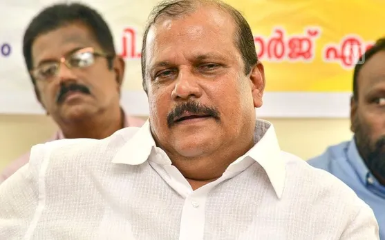 കോടതി മുന്‍കൂര്‍ ജാമ്യം നിഷേധിച്ചതിനാല്‍ പോലീസിന് ജോര്‍ജിനെ അറസ്റ്റ് ചെയ്യാം, പക്ഷെ പോലീസ് അതിനു തയ്യാറുണ്ടോ എന്നതാണു ചോദ്യം! പി.സി ജോര്‍ജ് കേരളത്തിന്‍റെ മുഖ്യധാരാ രാഷ്ട്രീയത്തില്‍ ഏറെ ഒറ്റപ്പെട്ടിരിക്കുന്നു; സംഘപരിവാര്‍ ജോര്‍ജിന്‍റെ കൂടെയാണെങ്കിലും അദ്ദേഹത്തിന്‍റെ പ്രസംഗത്തിലെ പ്രധാന കാര്യങ്ങളെ പരസ്യമായി പിന്തുണയ്ക്കാന്‍ സംഘപരിവാര്‍ കക്ഷികളോ നേതാക്കളോ മുന്നോട്ടു വരുന്നുമില്ല; പോലീസ് ജോര്‍ജിനെ എന്തിനു പേടിക്കണം ? - മുഖപ്രസംഗത്തില്‍ ജേക്കബ് ജോര്‍ജ്