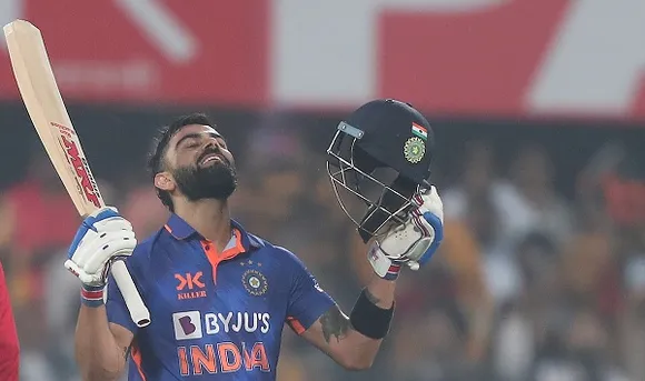 തകര്‍പ്പന്‍ സെഞ്ചുറിയുമായി കോഹ്ലി; ശ്രീലങ്കയ്‌ക്കെതിരെ ഇന്ത്യയ്ക്ക് കൂറ്റന്‍ സ്‌കോര്‍