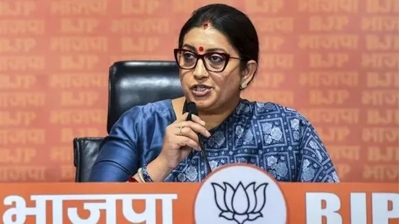 'ശീഷ് മഹലിന് 40 കോടി' ചെലവിട്ട കെജരിവാളിന് ഡൽഹിക്കാർക്ക് വൈദ്യുതി നൽകാൻ കഴിയില്ല; വിമർശിച്ച് സ്മൃതി ഇറാനി
