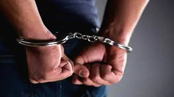 രോഗിയായ അമ്മയെ മദ്യപിച്ചെത്തി തല്ലിച്ചതച്ച അച്ഛനെ മകൻ കുത്തിക്കൊന്നു;സംഭവത്തിൽ പത്താം ക്ലാസ് വിദ്യാർത്ഥിയായ മകനെ പോലീസ് അറസ്റ്റ് ചെയ്തു