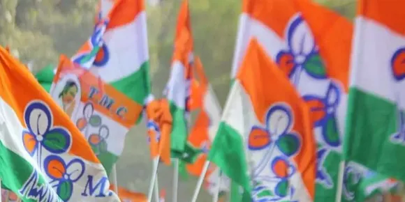 കേരളത്തിലെ മുഴുവൻ പഞ്ചായത്തുകളിലും യുദ്ധകാലാടിസ്ഥാനത്തിൽ സർവ്വേ നടത്തി അർഹതപ്പെട്ടവർക്ക് പ്രളയകാല ദുരിതാശ്വാസ നിധിയിൽ പെടുത്തി പലവ്യഞ്ജനങ്ങളും സാമ്പത്തിക സഹായങ്ങളും നൽകാൻ നടപടി സ്വീകരിക്കണം - തൃണമൂൽ കോൺഗ്രസ്