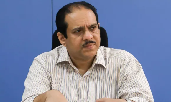 ഐഎഎസ് തലപ്പത്ത് മാറ്റം; വ്യവസായ സെക്രട്ടറി മുഹമ്മദ് ഹനീഷിനെ ആരോഗ്യ വകുപ്പിലേക്ക് മാറ്റി