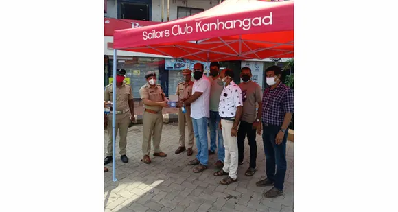 കപ്പൽ ജീവനക്കാരുടെ സംഘടനയായ സെയ്‌ലേഴ്‌സ്‌ ക്ലബ്‌ കോവിഡ് ഡ്യൂട്ടി ചെയ്യുന്ന പോലീസ് ഉദ്യോഗസ്ഥർക്ക് തണലേകാൻ പന്തൽ ഒരുക്കി