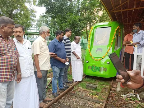 എറണാകുളം പ്രിയദർശിനി പാർക്കിൽകുട്ടികളുടെ ടോയ് ട്രെയിനിന് കളക്ടറുടെ പച്ചക്കൊടി   