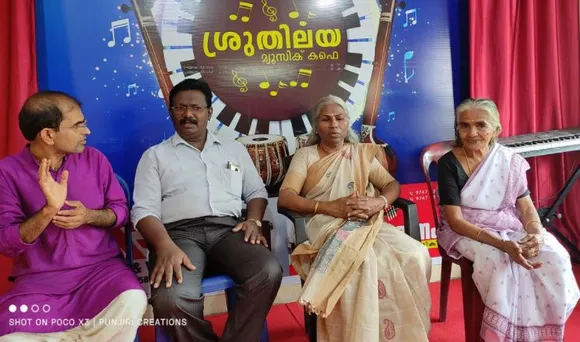 മനുഷ്യരിൽ ഒന്നായി അണി ചേരുന്നതാവണം സംഗീതം:ശോഭന രവീന്ദ്രൻ