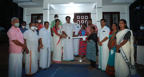 നിർധനർക്കായി വീടൊരുക്കി മിഡ് വെസ്റ്റ് മലയാളി അസോസിയേഷൻ