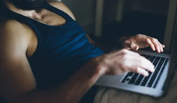 സാമ്പത്തികപ്രതിസന്ധികള്‍, ബന്ധങ്ങളിലെ വിള്ളല്‍, തൊഴില്‍പരമായ പ്രശ്‌നങ്ങള്‍...! നിങ്ങള്‍ ഇന്റര്‍നെറ്റില്‍ വ്യാപകമായി അശ്ലീല ഉള്ളടക്കങ്ങള്‍ തിരയുന്നവരാണോ? എങ്കില്‍ ഇത് അറിയണം