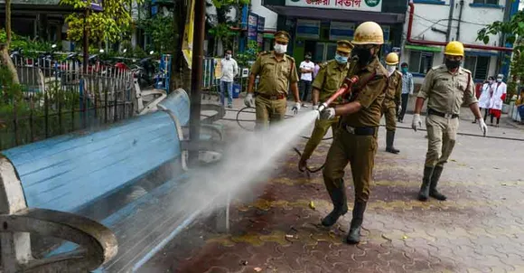 രാജ്യത്തെ എല്ലാ വിദ്യാഭ്യാസ സ്ഥാപനങ്ങളും അടുത്ത നാല് ആഴ്ച്ചത്തേയ്ക്ക് കൂടി അടച്ചിടണം, ആരാധനാലയങ്ങളും ഷോപ്പിംഗ് മാളുകളും മെയ് 15 വരെ അടക്കണം  ;  ശുപാര്‍ശയുമായി മന്ത്രിമാര്‍