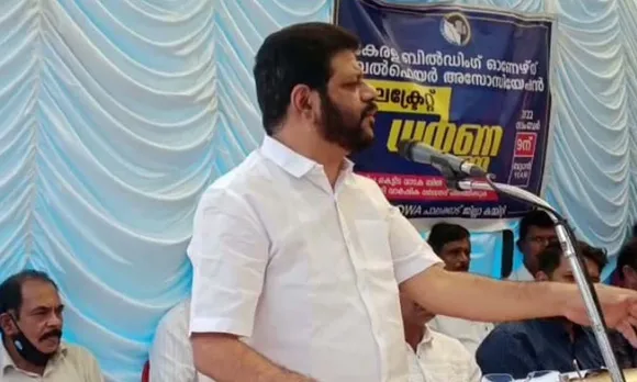 വർഷംതോറും കെട്ടിട നികുതി 5 ശതമാനം വർദ്ധിപ്പിക്കാനുള്ള നീക്കത്തിന്നെതിരെ ബിൽഡിങ് ഓർണേഴ്സ് വെൽഫയർ അസോസിയേഷൻ പാലക്കാട് കലക്ട്രേറ്റിനു മുന്നിൽ ധർണ്ണ നടത്തി