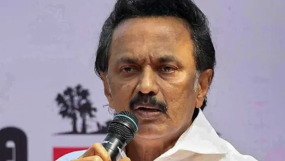 ‘സർ, ഒരു സെക്കൻഡ് എങ്കിലും മാസ്ക് മാറ്റൂ സർ, എത്ര വർഷങ്ങളായി ഈ മുഖം നേരിൽ കാണാൻ കാത്തിരിക്കുന്നു..’-സ്റ്റാലിനോട് യുവതി, വീഡിയോ വൈറല്‍