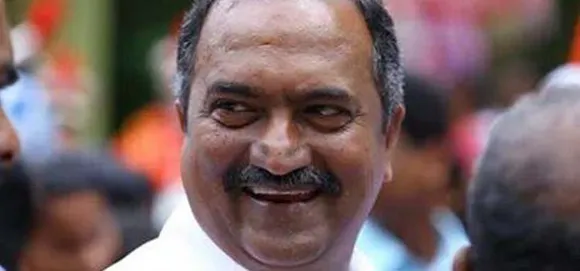 പെട്രോളിനും ഡീസലിനും 30 രൂപയാണ് അധികസെസ്സായി ബിജെപി സർക്കാർ ചുമത്തിയത്, എന്നാൽ കുറച്ചത് പത്തും അഞ്ചും രൂപയാണ്. അധിക സെസിലൂടെ കൊള്ള നടത്തുന്ന കേന്ദ്ര സമീപനം സംസ്ഥാനങ്ങൾക്ക് വൻ നഷ്ടമാണുണ്ടാക്കുന്നത്-ധനമന്ത്രി