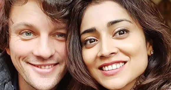 നടി ശ്രിയ ശരണിന്റെ ഭര്‍ത്താവ് കൊവിഡ് ലക്ഷണങ്ങളെ തുടര്‍ന്ന് വീട്ടില്‍ ഐസൊലേഷനില്‍: ചികിത്സയ്ക്കായി ആശുപത്രിയിലേക്ക് വരരുതെന്ന് മുന്നറിയിപ്പ് നല്‍കി സ്‌പെയിനിലെ ഡോക്ടര്‍മാര്‍