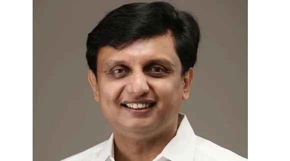 മന്ത്രിമാര്‍ക്ക് നേരെ കരിങ്കൊടി കാട്ടി പ്രതിഷേധം; മുഹമ്മദ് റിയാസിനെ കരിങ്കൊടി കാണിച്ച മഹിളാ കോണ്‍ഗ്രസ് നേതാവ് കസ്റ്റഡിയില്‍