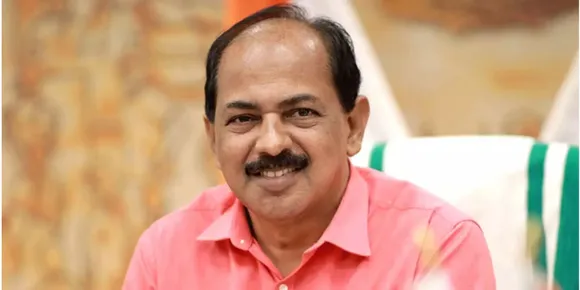 റേഷന്‍ വ്യാപാരികള്‍ക്ക് കമ്മീഷന്‍ നല്‍കുന്നതിന് സര്‍ക്കാരിന് പ്രതിമാസം 1516 കോടി രൂപയാണ് വേണ്ടി വരുന്നത്. എന്നാല്‍ പി.എം.ജി.കെ.വൈ പദ്ധതി പ്രകാരം കേന്ദ്രം അനുവദിച്ചു തരുന്ന ഭക്ഷ്യ ധാന്യങ്ങളുടെ വിതരണ കമ്മീഷന്‍ കൂടി കണക്കാക്കുമ്പോള്‍ പ്രതിമാസം 2830 കോടി രൂപ കണ്ടത്തേണ്ട സാഹചര്യമുണ്ടായി, സമരത്തില്‍ നിന്ന് പിന്മാറണം; റേഷന്‍ വ്യാപാരികളുടെ കമ്മീഷന്‍ മുടങ്ങില്ലെന്ന് മന്ത്രി അനിലിന്റെ ഉറപ്പ്