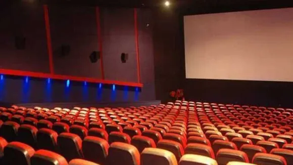 പനി ആണെന്ന് ടീച്ചര്‍ക്ക് മെസേജ്, കാണാതായ അഞ്ചാംക്ലാസ് വിദ്യാര്‍ഥിനി തിയറ്ററില്‍; ഒപ്പം ഇന്‍സ്റ്റഗ്രാം സുഹൃത്ത്