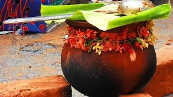 ആറ്റുകാൽ പൊങ്കാലയിടുന്നവർ ഏതുദിശയിലേക്കാണ് വിളക്ക് കത്തിക്കേണ്ടത് എന്നറിയുമോ? കൂടുതലറിയാം...
