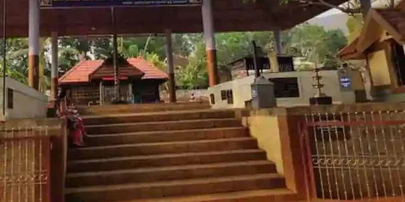 മറ്റു മതസ്ഥരുടെ ആരാധനാലയങ്ങൾ അവിടുത്തെ വിശ്വാസികളാണ്  ഭരിക്കുന്നത്. ഇനി ക്ഷേത്രഭരണത്തിൽ രാഷ്ട്രീയക്കാർ വേണ്ടെന്ന ഹൈക്കോടതി ഡിവിഷൻ ബഞ്ചിന്റെ ദൂരവ്യാപകമായ വിധിതന്നെ - പ്രതികരണത്തിൽ തിരുമേനി