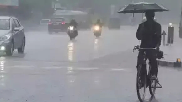 മഴ ശക്തമാകും; സംസ്ഥാനത്ത് രണ്ട് ദിവസം ഓറഞ്ച്, യെല്ലോ മുന്നറിയിപ്പ്