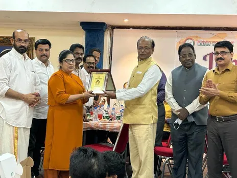 ഷീബ ഉല്ലാസിന് മഹാത്മ ഗാന്ധി കൾച്ചറൽ ഫോറം ഷാർജ കമ്മിറ്റി യാത്രയയപ്പ് നൽകി
