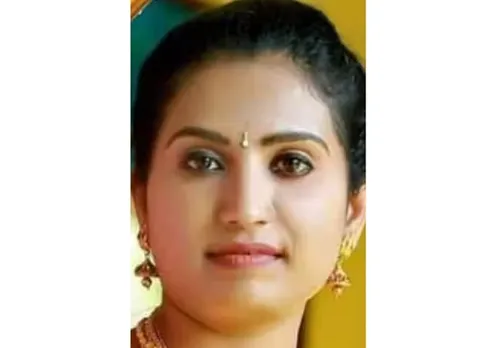 രണ്ട് വര്‍ഷമായി ക്യാന്‍സര്‍ ബാധിത; പിന്നീട് രോഗം ഭേദമായെന്ന് കരുതിയെങ്കിലും പിന്നീട് ആരോഗ്യനില വഷളായി; യുകെയിലുള്ള ഭര്‍ത്താവിന്റെ അടുത്ത് എത്തിയത് മൂന്നാഴ്ച മുമ്പ്; ലിവര്‍പൂളില്‍ എത്തിയതിന് ശേഷം ഏറെ ക്ഷീണിതയായി; യുകെ മലയാളികളെ ദുഖത്തിലാഴ്ത്തി മലയാളി നഴ്‌സിന്റെ മരണം