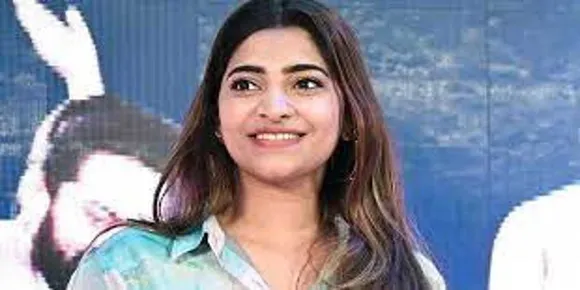 'ഒന്നു മനസ്സുവെച്ചാൽ മഞ്ജു വാര്യരുടെ മകളായി അഭിനയിപ്പിക്കാം, കാസ്റ്റിംഗ് കൗച്ച് എന്ന സംഭവം ഉറപ്പായും ഉണ്ട്, ഞാനതിന്റെ ഇരയാണ്'; ദുരനുഭവം വെളിപ്പെടുത്തി യുവനടി മാളവിക