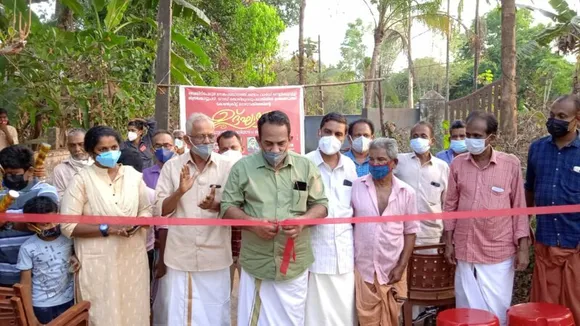 നെല്ലിക്കുർശ്ശി മിത്രക്കോട്ടുപടി കോൺക്രീറ്റ് റോഡ് ഉദ്ഘാടനം ചെയ്തു