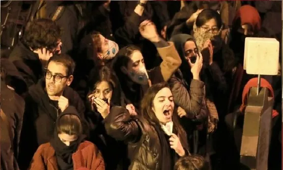 ഇറാനിൽ വിദ്യാർഥി പ്രക്ഷോഭം, ആവശ്യം ഖൊമേനിയുടെ രാജി !