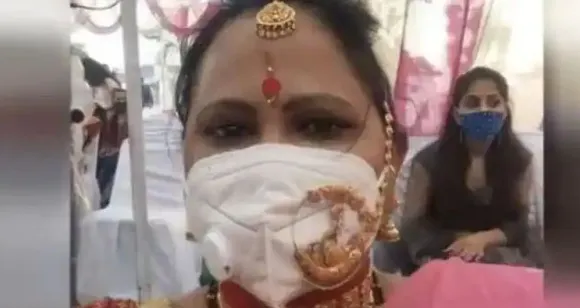 ഒരു വ്യത്യസ്ത മാസ്ക്, മുഖാവരണവും ആഭരണം ആക്കാം, വെെറലായി ചിത്രം