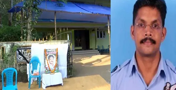 ധീരമലയാളി സൈനികന്‍ പ്രദീപിന് യാത്രമൊഴി നല്‍കാന്‍ നാടൊരുങ്ങി, മൃതദേഹവുമായി വിമാനം ഡല്‍ഹിയില്‍നിന്ന് പുറപ്പെട്ടു