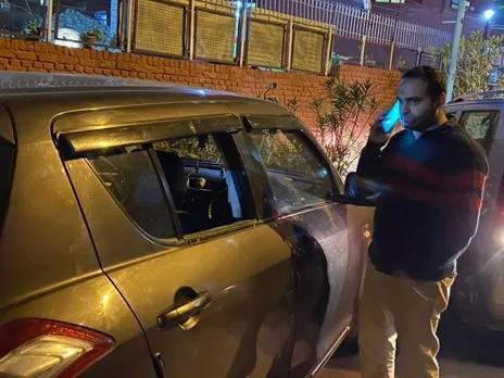 ഡൽഹി ആർ കെ പുരത്ത് മലയാളിയുടെ കാറിന്റെ ചില്ലുതകർത്തു മോഷണം