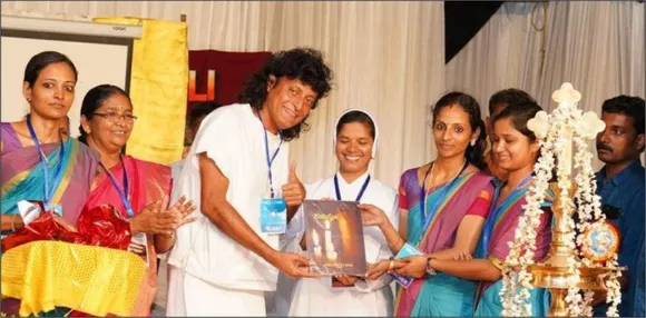 ഡോ. ബോബി ചെമ്മണൂര്‍ മാഗസിന്‍ പ്രകാശനം ചെയ്തു