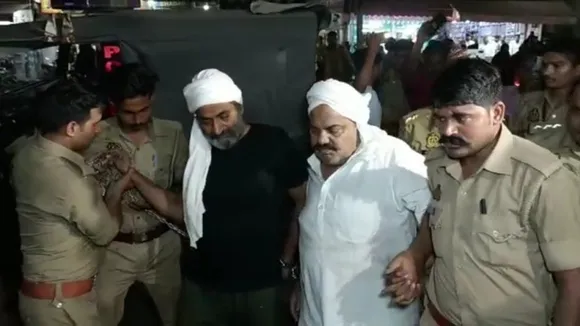 ആശുപത്രി വാതിൽവരെ എത്തിക്കാതെ അവരെ ഇറക്കി നടത്തിച്ചതെന്തിന് ? അതീഖ് അഹമ്മദ്, സഹോദരൻ അഷ്റഫ് കൊലപാതകത്തിൽ സുപ്രീം കോടതി